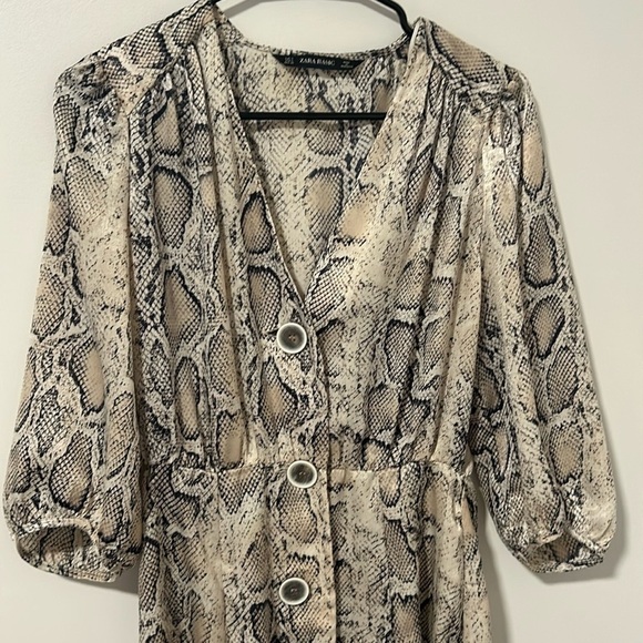 Zara Dresses & Skirts - Zara Snake Print Button Up V Neck Lightweight Dress Size Small
